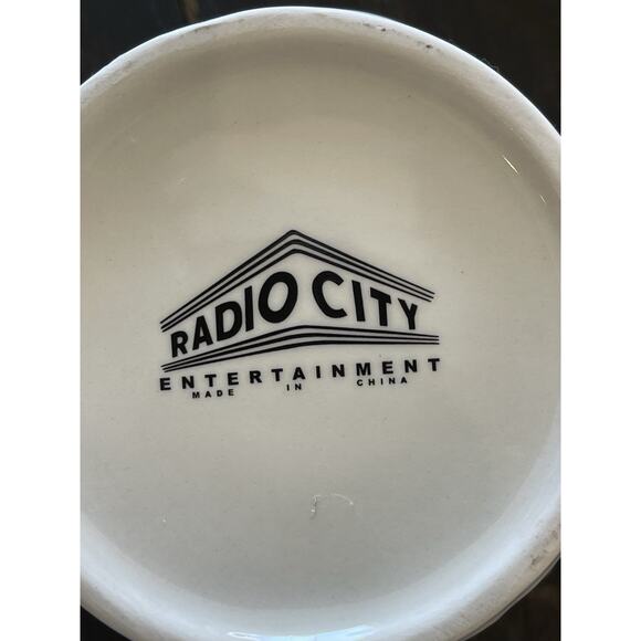 Radio City Music Hall "Parade of Wooden Soldiers" Christmas Spectacular Mug NWT - Picture 5 of 7